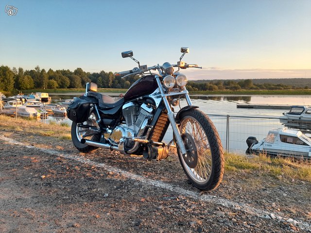 Myydään Suzuki Intruder vs800, kuva 1