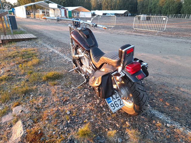 Myydään Suzuki Intruder vs800 3