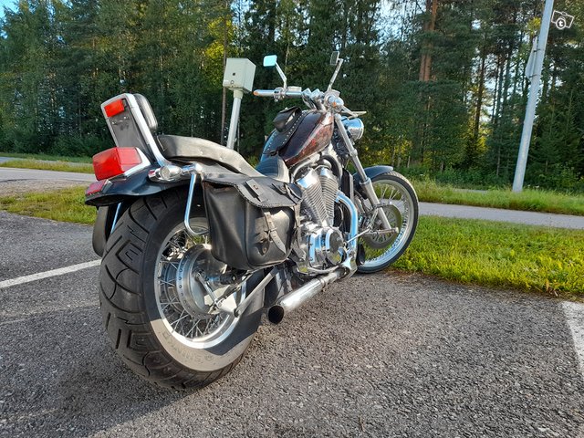 Myydään Suzuki Intruder vs800 5