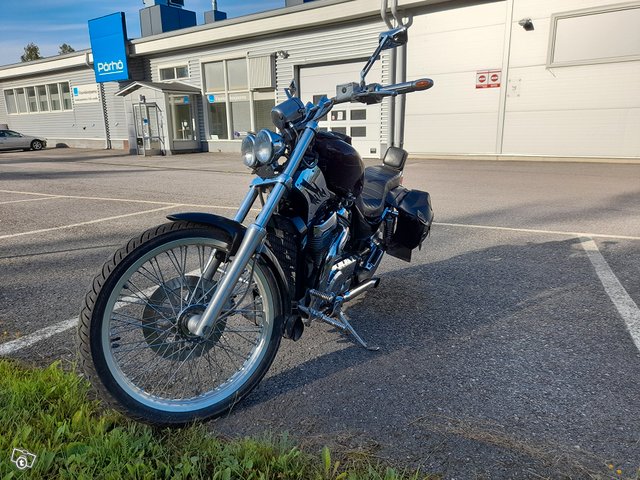 Myydään Suzuki Intruder vs800 7