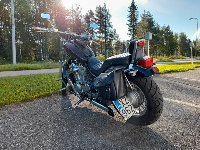 Myydään Suzuki Intruder vs800 8