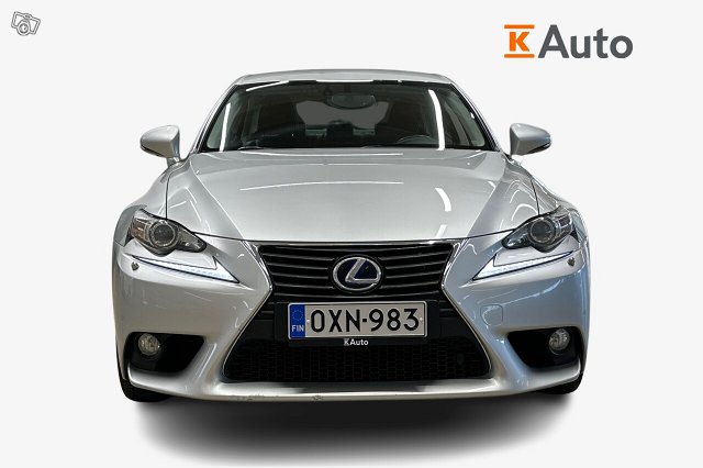 Lexus IS 4