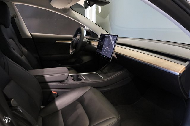 Tesla Model 3 3