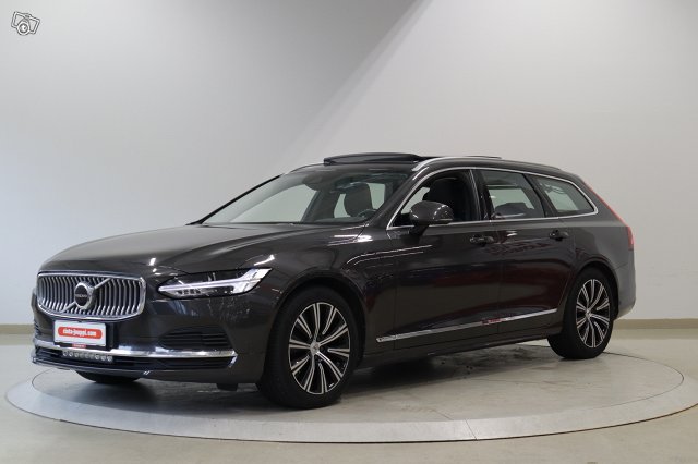 VOLVO V90 1