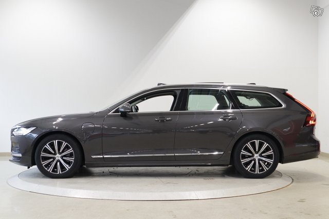 VOLVO V90 8