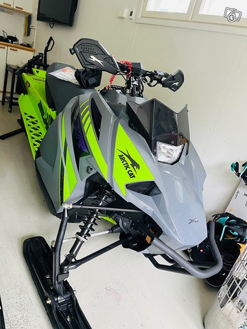 Arctic cat ZR 4000 blast 1