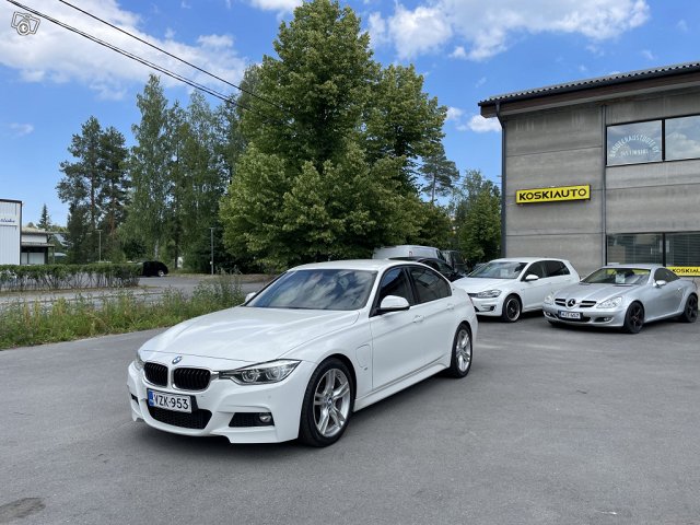 BMW 330