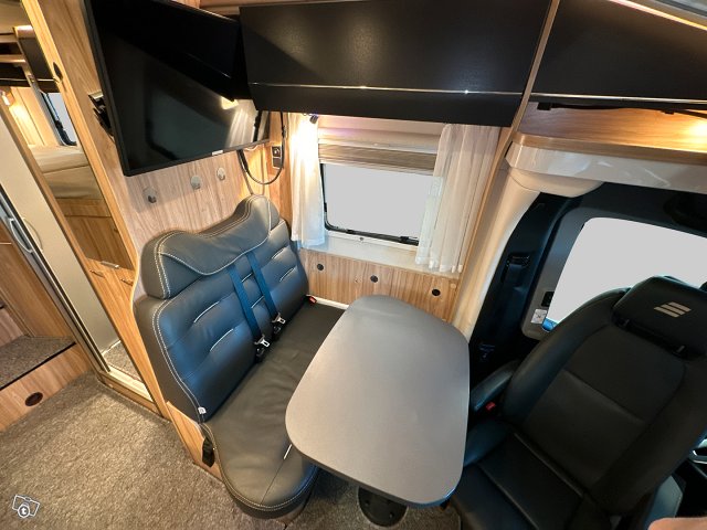 HYMER ML-T 570 Crossover 7