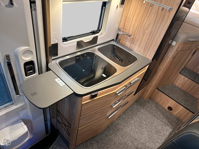 HYMER ML-T 570 Crossover 9