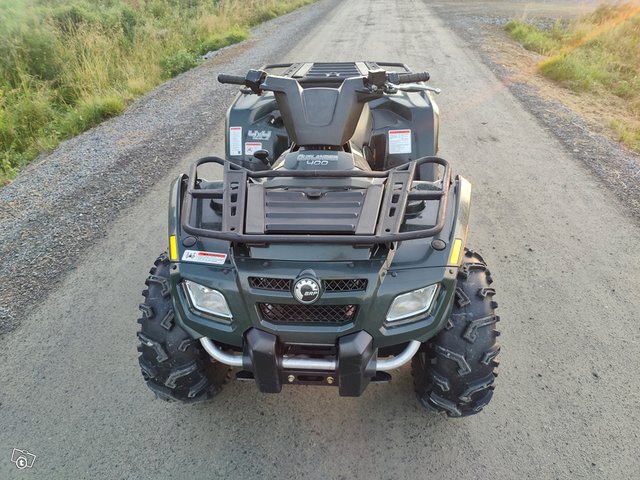 Can-Am Outlander, lumilevy ja tukkikärry, kuva 1