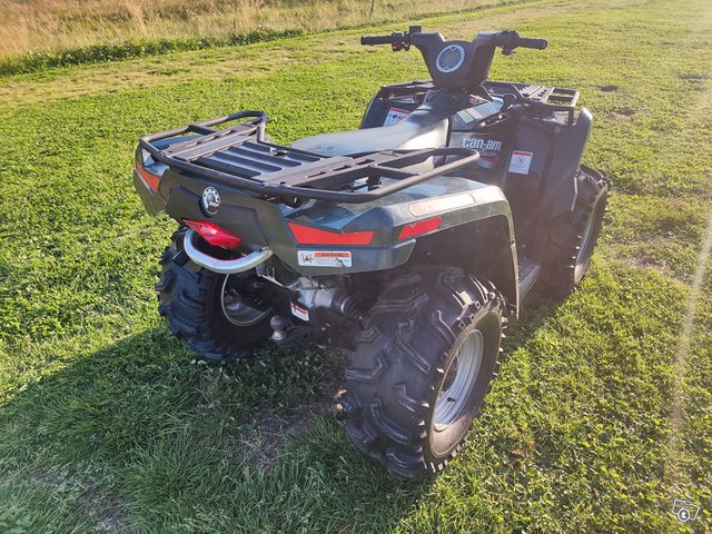 Can-Am Outlander, lumilevy ja tukkikärry 9