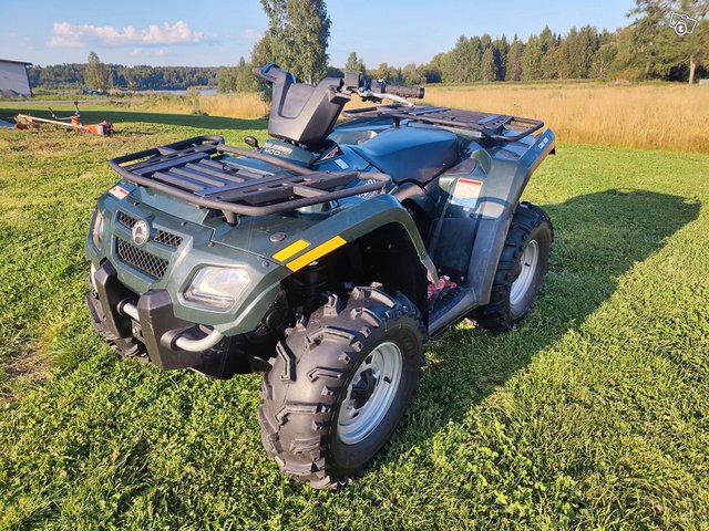 Can-Am Outlander, lumilevy ja tukkikärry 10