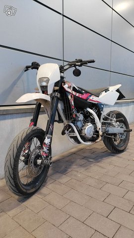 Husqvarna SMR 125, kuva 1