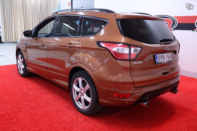 FORD Kuga 4