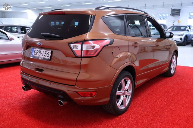 FORD Kuga 5