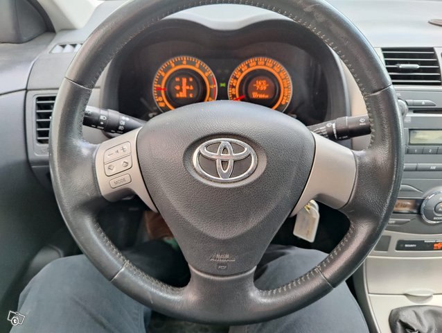 Toyota Corolla 12