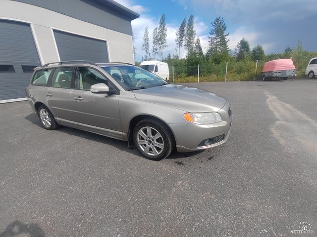 Volvo V70 4