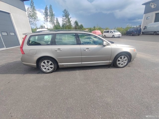 Volvo V70 5