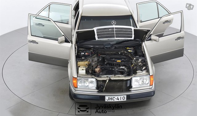 MERCEDES-BENZ E 13