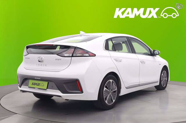 Hyundai Ioniq Plug-In 4