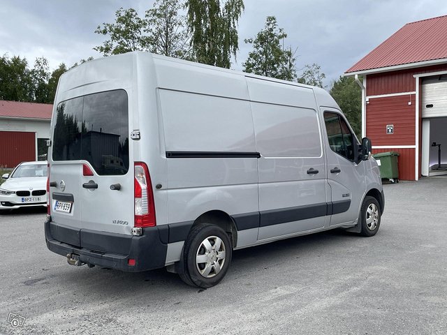 Nissan NV400 13