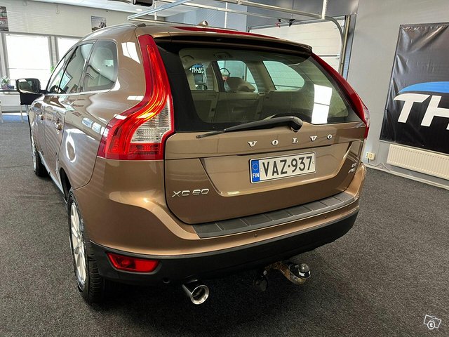 Volvo XC60 4