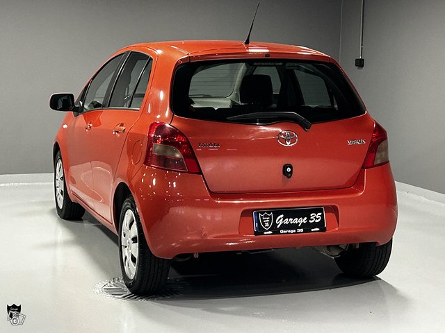 Toyota Yaris 17