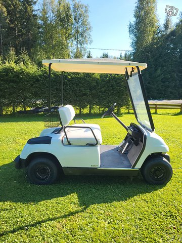 Golfauto YAMAHA, polttomoottori, kuva 1