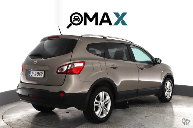 Nissan Qashqai+2 11