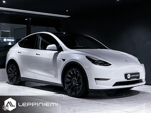 Tesla Model Y 14