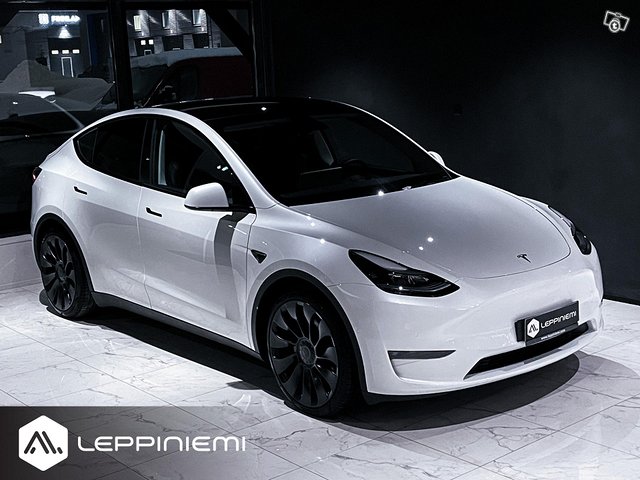 Tesla Model Y 15