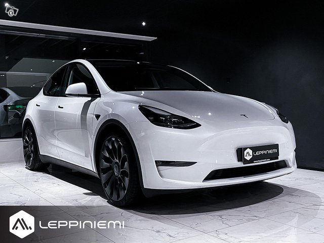 Tesla Model Y 17