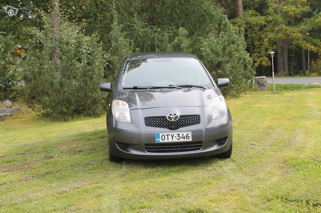 Toyota Yaris 2