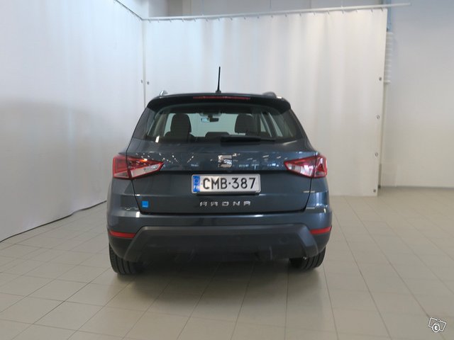 SEAT Arona 8