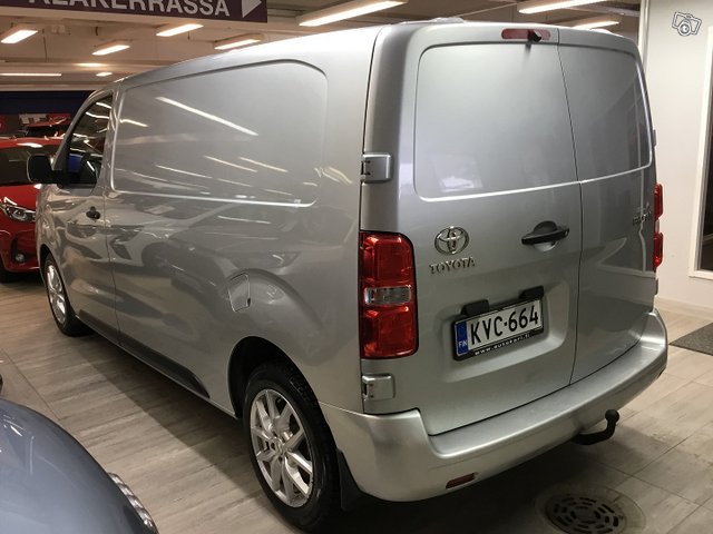 Toyota Proace 12