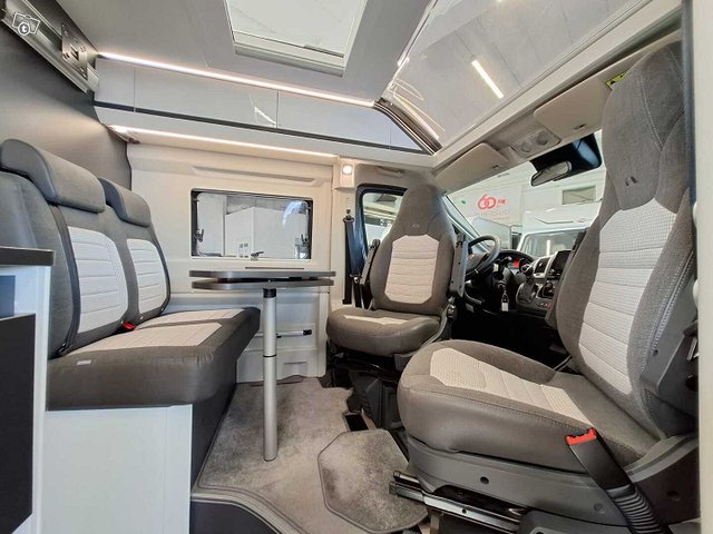 Adria Twin Supreme 640 SLB 8