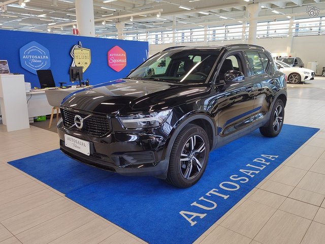 VOLVO XC40