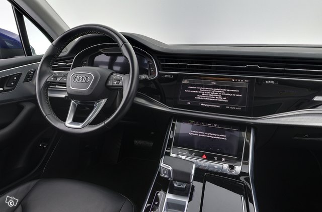 Audi Q7 11