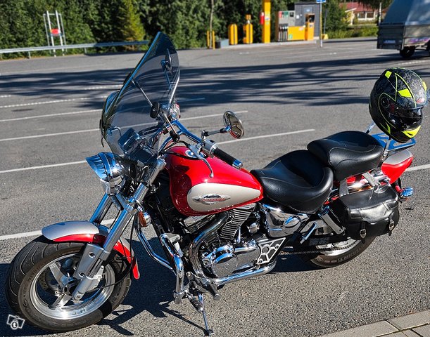 Suzuki VZ 800 Marauder 2