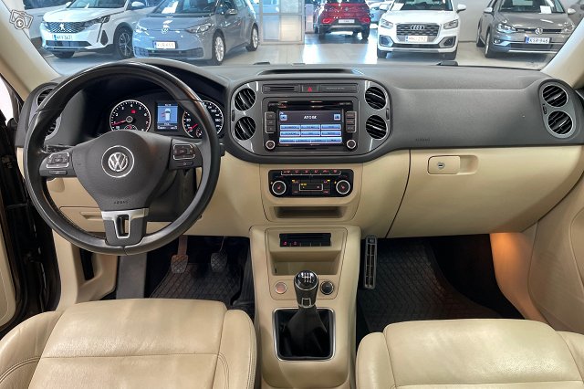 Volkswagen Tiguan 7