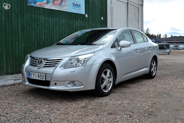 Henkilöauto Toyota Avensis