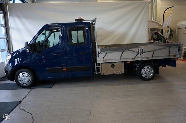 Nissan NV400