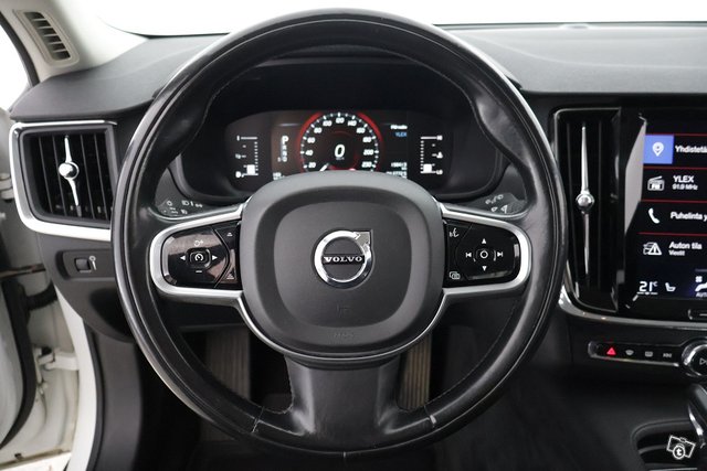 Volvo V90 13