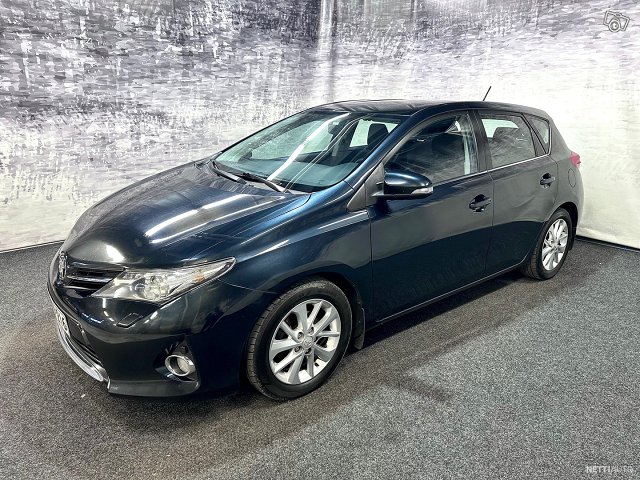 Toyota Auris 5