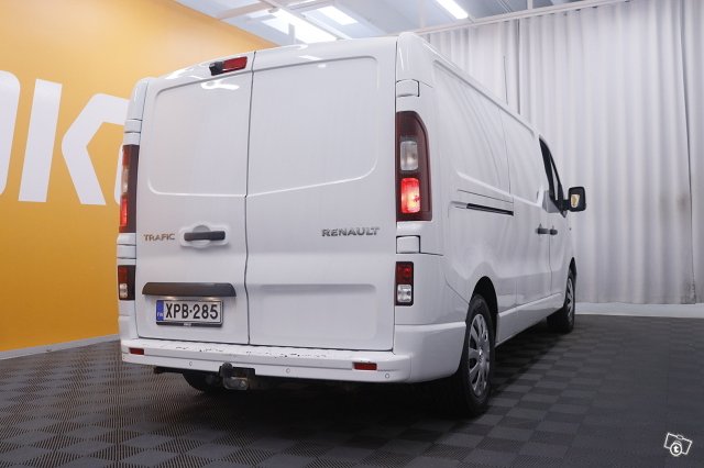 Renault Trafic 8