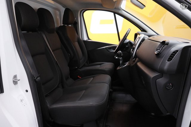 Renault Trafic 11