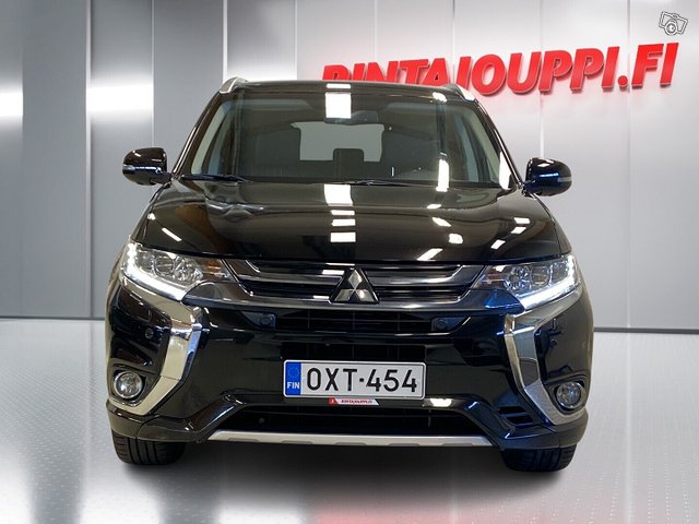 Mitsubishi Outlander PHEV 3