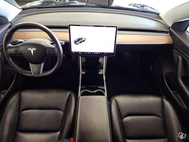 Tesla Model 3 19