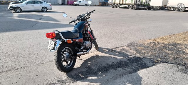 Suzuki GR650 2