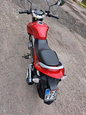 Suzuki GW250 Inazuma 2014, 9900 km 5